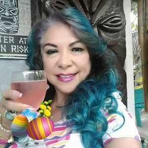 Meet your Posher, Dina